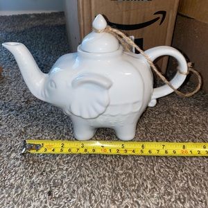 Glass elephant tea pitcher